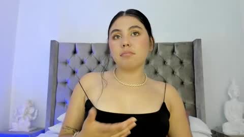 Snapshot of nikkibotero chatting on 11-26-25, 05:58 nikkibotero online show from 11-26-25, 05:58