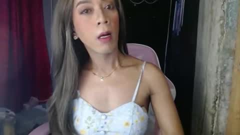 Snapshot of nikkie_dragon chatting on 01-27-25, 11:22 nikkie online show from 01-27-25, 11:22