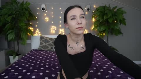 Snapshot of nikkigoldx chatting on 01-15-25, 02:13 Nikki online show from 01-15-25, 02:13