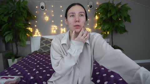 Snapshot of nikkigoldx chatting on 01-16-25, 09:05 Nikki online show from 01-16-25, 09:05