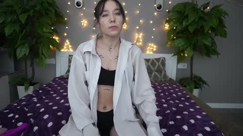 Snapshot of nikkigoldx chatting on 02-01-25, 01:20 Nikki online show from 02-01-25, 01:20