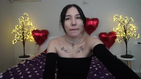 Snapshot of nikkigoldx chatting on 02-26-25, 08:22 Nikki online show from 02-26-25, 08:22