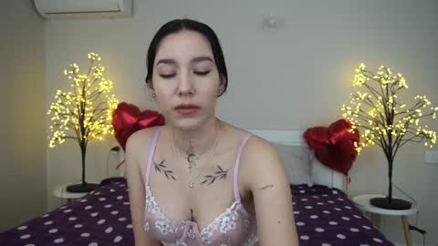 Snapshot of nikkigoldx chatting on 03-08-25, 07:16 Nikki online show from 03-08-25, 07:16