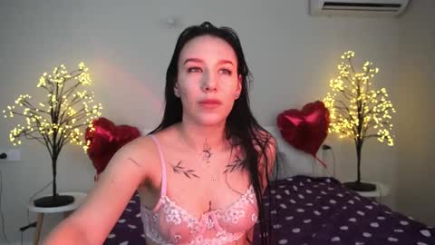 Snapshot of nikkigoldx chatting on 03-08-25, 04:28 Nikki online show from 03-08-25, 04:28