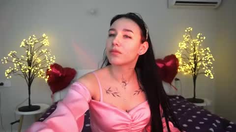 Snapshot of nikkigoldx chatting on 03-08-25, 07:31 Nikki online show from 03-08-25, 07:31