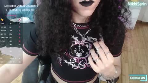 Snapshot of nikkisarin chatting on 10-27-25, 05:33 NikkiSarin online show from 10-27-25, 05:33