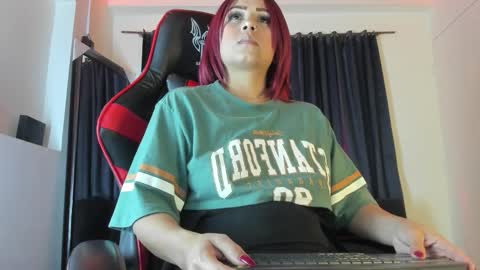 Snapshot of nikky_evans_ chatting on 11-19-25, 04:34 online show from 11-19-25, 04:34