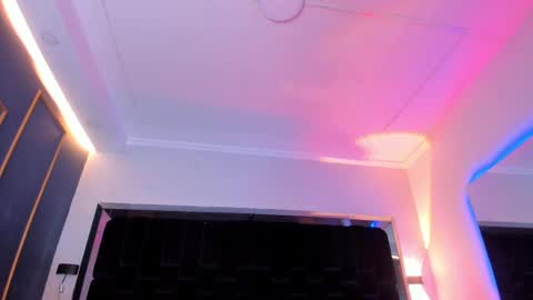 Snapshot of nikkysmiith chatting on 02-13-25, 07:21 online show from 02-13-25, 07:21