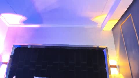 Snapshot of nikkysmiith chatting on 03-04-25, 10:27 online show from 03-04-25, 10:27