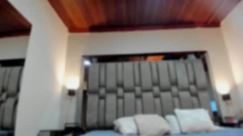 Snapshot of nikkysmiith chatting on 09-27-25, 11:26 online show from 09-27-25, 11:26