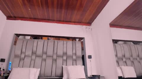 Snapshot of nikkysmiith chatting on 02-01-26, 12:04 online show from 02-01-26, 12:04