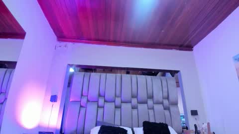 Snapshot of nikkysmiith chatting on 03-18-26, 11:57 online show from 03-18-26, 11:57