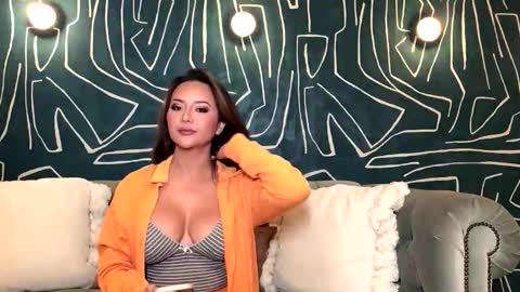 Nikki online show from 11-23-25, 05:18