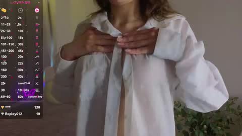 Snapshot of nikkyy_reed chatting on 06-18-26, 09:14 Nikky online show from 06-18-26, 09:14