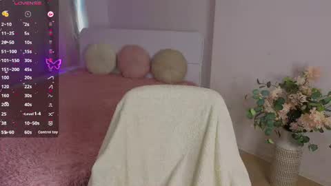 Snapshot of nikkyy_reed chatting on 07-11-26, 06:05 Nikky online show from 07-11-26, 06:05