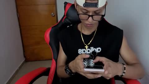 niklaus_wolf online show from 03-03-26, 04:40