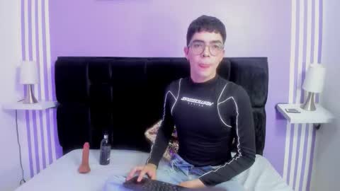 niko_baby_bear online show from 09-18-25, 08:44