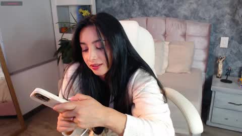 Snapshot of niko_robin chatting on 05-08-26, 10:04 Niko Robin online show from 05-08-26, 10:04