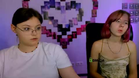 Snapshot of nikol_kitt chatting on 06-11-26, 03:15 Little Niko Help me reach my goals online show from 06-11-26, 03:15
