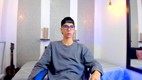    online show from 02-04-25, 03:54