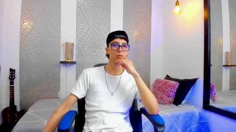    online show from 02-04-25, 06:57