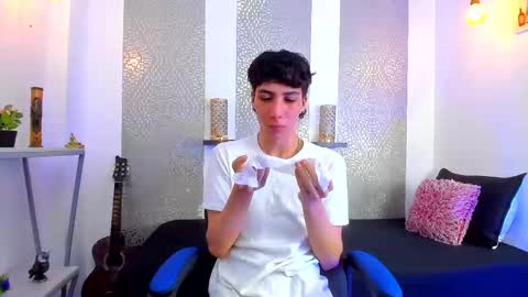    online show from 03-04-25, 07:08