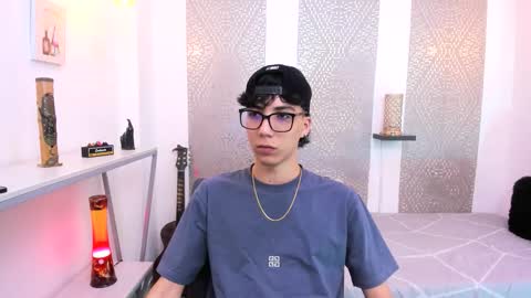    online show from 09-15-25, 03:28