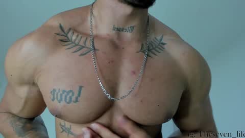 Snapshot of nikolaylisin chatting on 12-17-24, 08:23 Niko online show from 12-17-24, 08:23