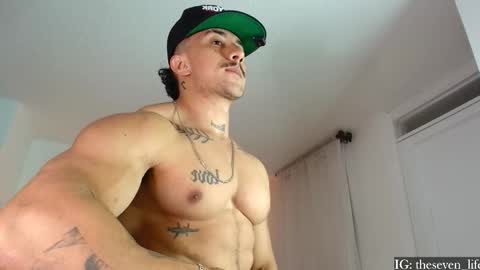 Snapshot of nikolaylisin chatting on 09-17-25, 05:20 Niko online show from 09-17-25, 05:20