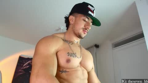 Snapshot of nikolaylisin chatting on 10-03-25, 06:21 Niko online show from 10-03-25, 06:21