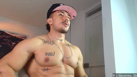 Snapshot of nikolaylisin chatting on 10-06-25, 05:38 Niko online show from 10-06-25, 05:38