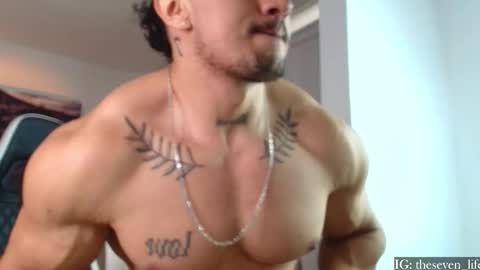 Snapshot of nikolaylisin chatting on 10-08-25, 09:12 Niko online show from 10-08-25, 09:12