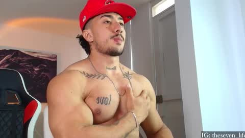 Snapshot of nikolaylisin chatting on 10-18-25, 08:31 Niko online show from 10-18-25, 08:31