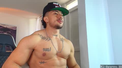 Snapshot of nikolaylisin chatting on 10-19-25, 01:56 Niko online show from 10-19-25, 01:56