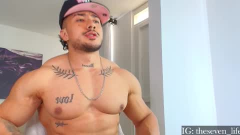 Snapshot of nikolaylisin chatting on 12-03-25, 06:17 Niko online show from 12-03-25, 06:17