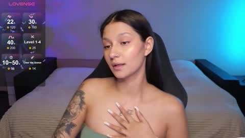 Snapshot of nikolgoldy chatting on 11-07-25, 01:49 Niky online show from 11-07-25, 01:49