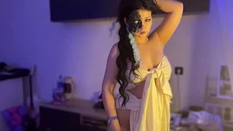 nikoli_naw online show from 10-29-25, 06:42