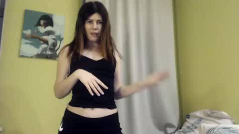 Snapshot of nikoltravel chatting on 02-06-25, 08:02 Nikol online show from 02-06-25, 08:02