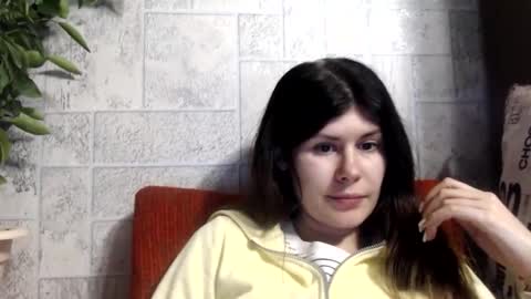 Snapshot of nikoltravel chatting on 10-26-25, 06:36 Nikol online show from 10-26-25, 06:36