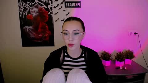 nikonara_ online show from 03-12-25, 06:33