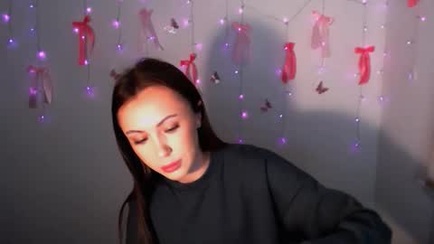 nikonara_ online show from 12-20-25, 03:08