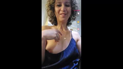 Snapshot of nikpassion123 chatting on 01-31-25, 06:24 nikol online show from 01-31-25, 06:24
