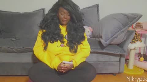 Nikole online show from 12-18-25, 07:31