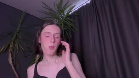 Snapshot of niky_long chatting on 06-07-26, 11:25 Niky online show from 06-07-26, 11:25