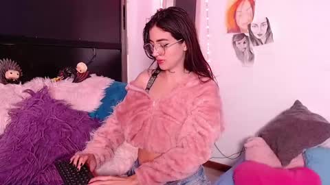 Snapshot of nikyastark chatting on 12-15-24, 02:27 Niky A Stark online show from 12-15-24, 02:27