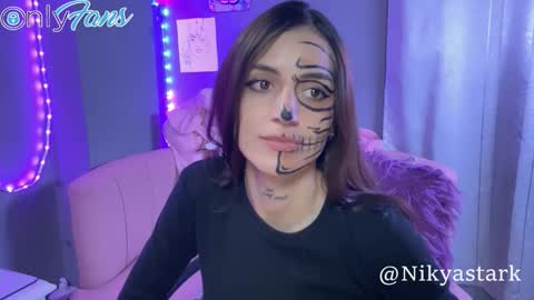 Snapshot of nikyastark chatting on 10-22-25, 02:12 Niky A Stark online show from 10-22-25, 02:12