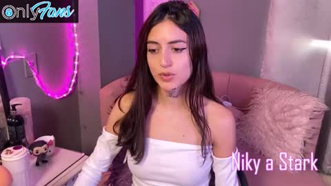 Snapshot of nikyastark chatting on 11-30-25, 04:00 Niky A Stark online show from 11-30-25, 04:00