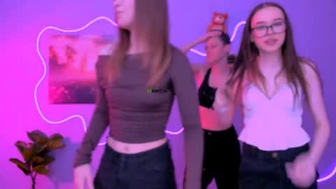 nila_eclipse online show from 04-02-26, 08:45