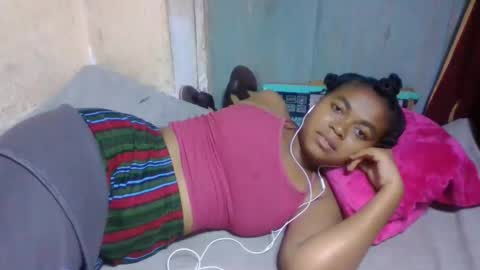 nilah online show from 05-18-26, 06:47