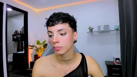 Nilam online show from 09-26-25, 02:04